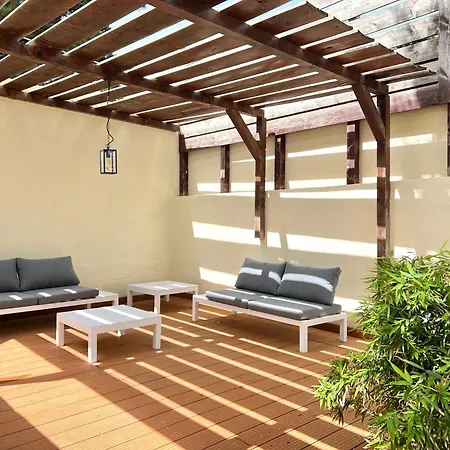 فيلة In The Center Of St Julian's By Arco Collection سانت جوليان