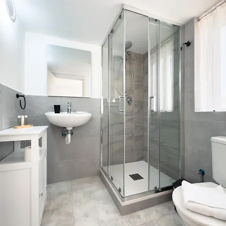 In The Center Of St Julian's By Arco Collection فيلة