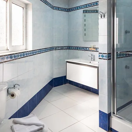 فيلة In The Center Of St Julian's By Arco Collection *